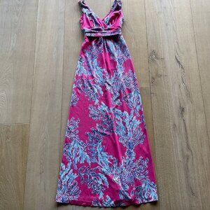 Extremely flattering and colorful Lilly Pulitzer dress!  NWOT, XXS